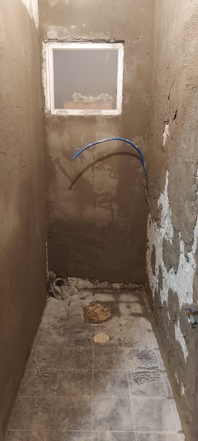 שיפוץ שירותים — שיש שחור־לבן — תמונה 8